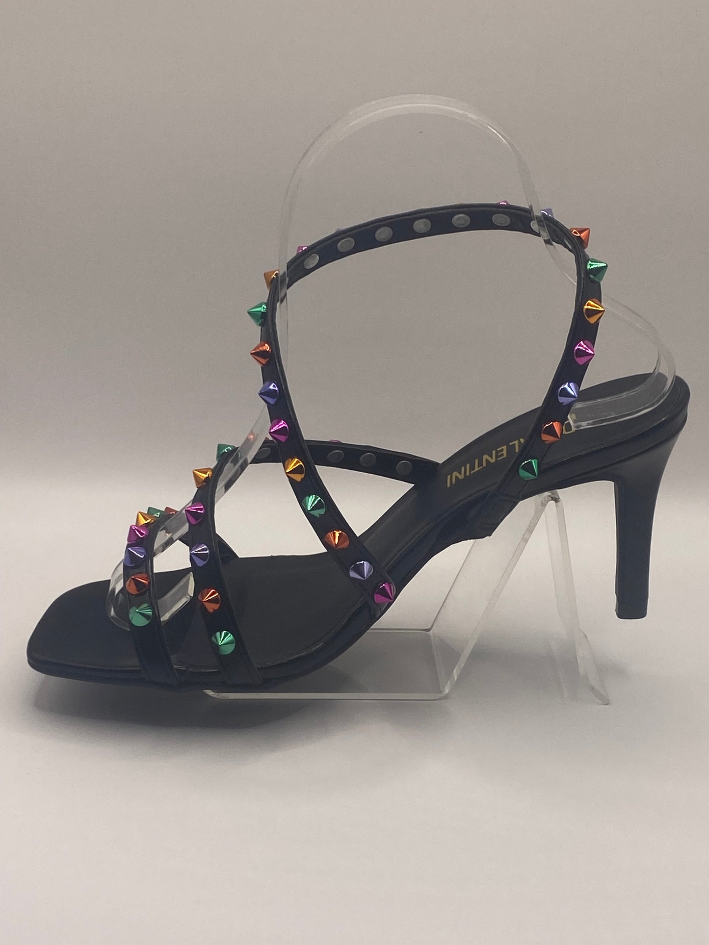 Brazilian sandals with metallic colorful gemstone