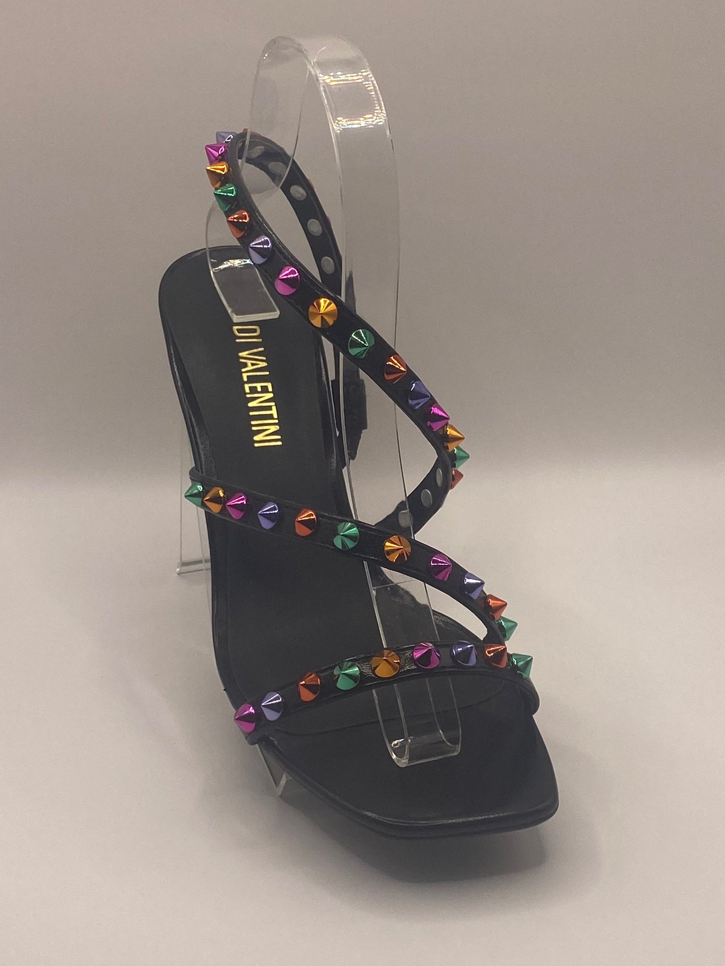 Brazilian sandals with metallic colorful gemstone